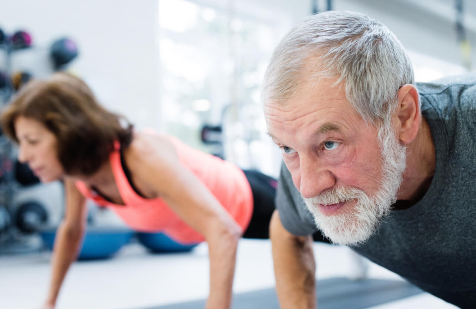 Pošvanc Fitness, článok: Cviky po 50tke – zdravé cvičenie pre silu a vitalitu, úvodný obrázok