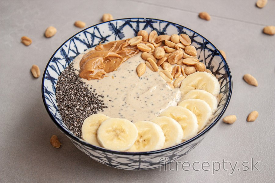 Pošvanc fitness recepty: Banánová smoothie bowl s arašidovým maslom